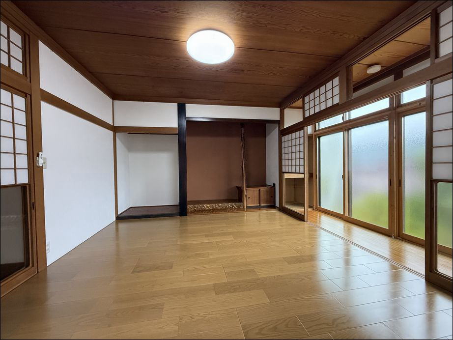 1F中央奥写真